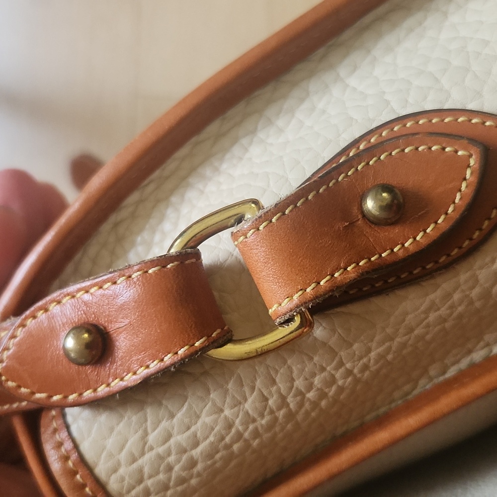 Dooney & Bourke Crossbody Bag 🎒 - Picture 4 of 11